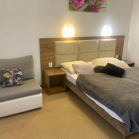 Apartamenty Trzy Sosny Okrzei 1C Sklářská Poruba Exteriér fotografie