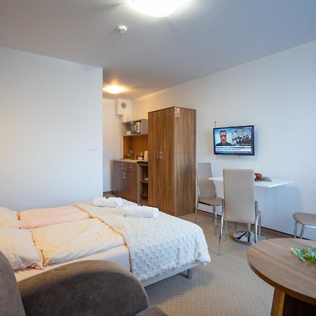 Apartamenty Trzy Sosny Okrzei 1C Sklářská Poruba Exteriér fotografie