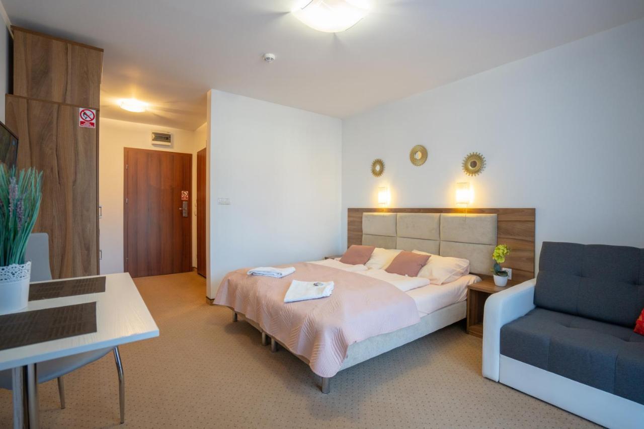 Apartamenty Trzy Sosny Okrzei 1C Sklářská Poruba Exteriér fotografie