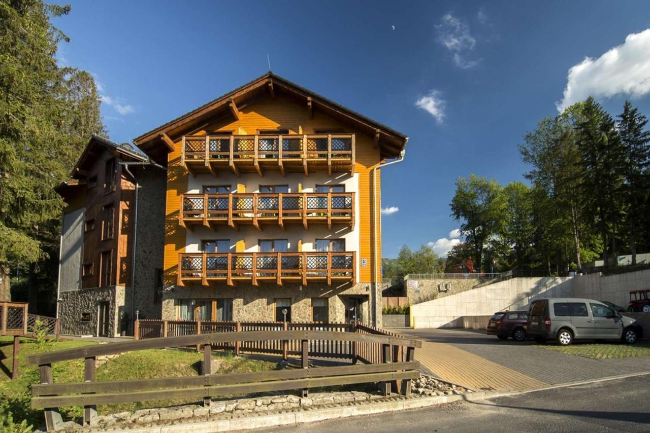 Apartamenty Trzy Sosny Okrzei 1C Sklářská Poruba Exteriér fotografie