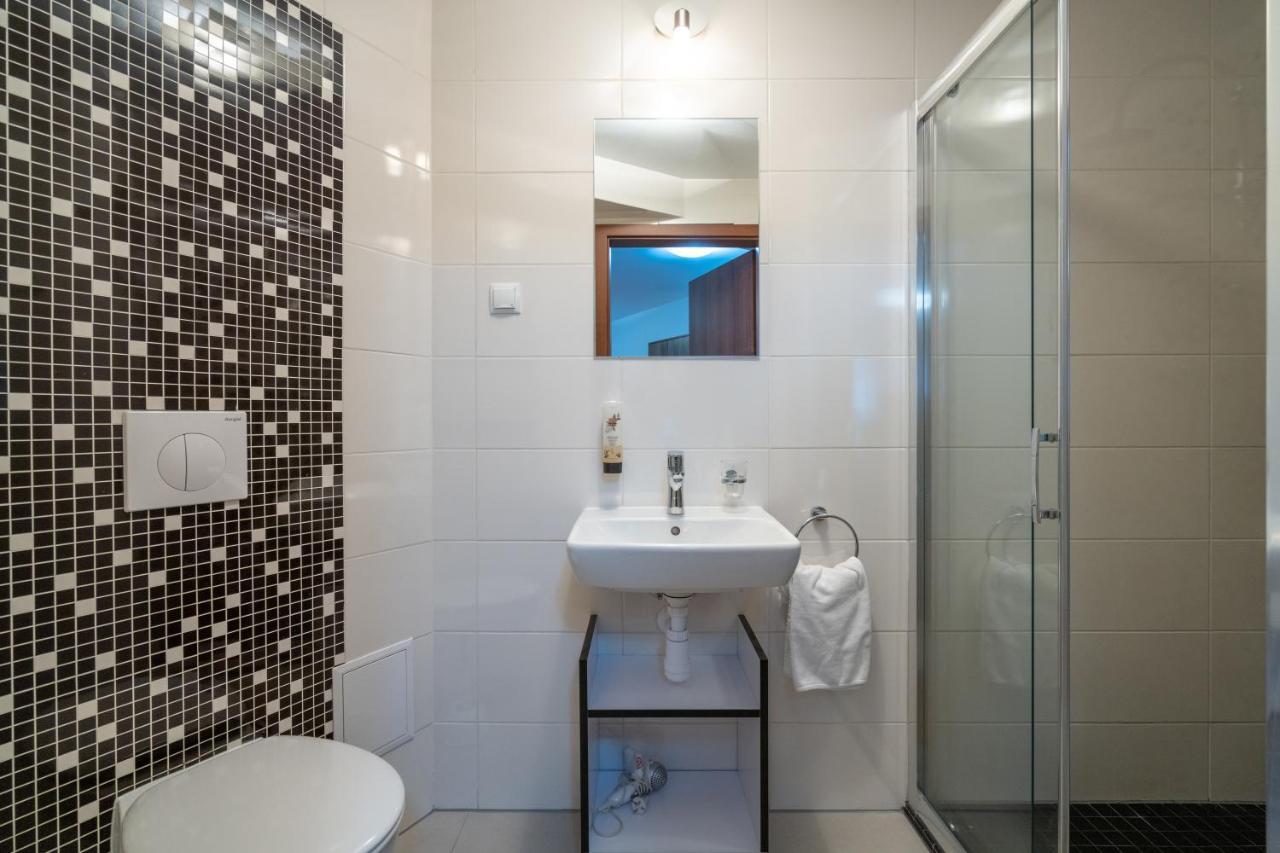 Apartamenty Trzy Sosny Okrzei 1C Sklářská Poruba Exteriér fotografie