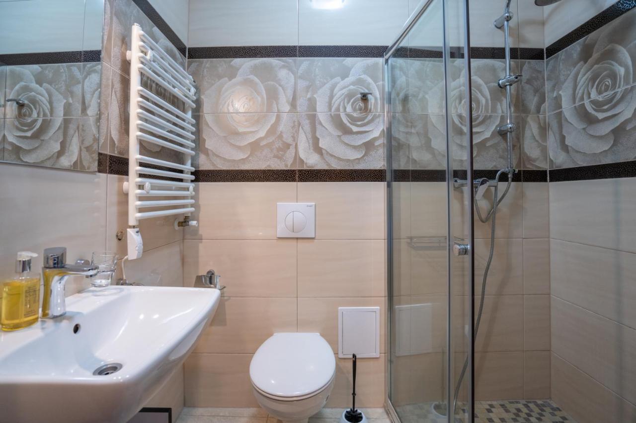 Apartamenty Trzy Sosny Okrzei 1C Sklářská Poruba Exteriér fotografie