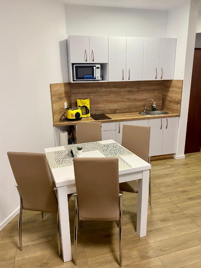 Apartamenty Trzy Sosny Okrzei 1C Sklářská Poruba Exteriér fotografie