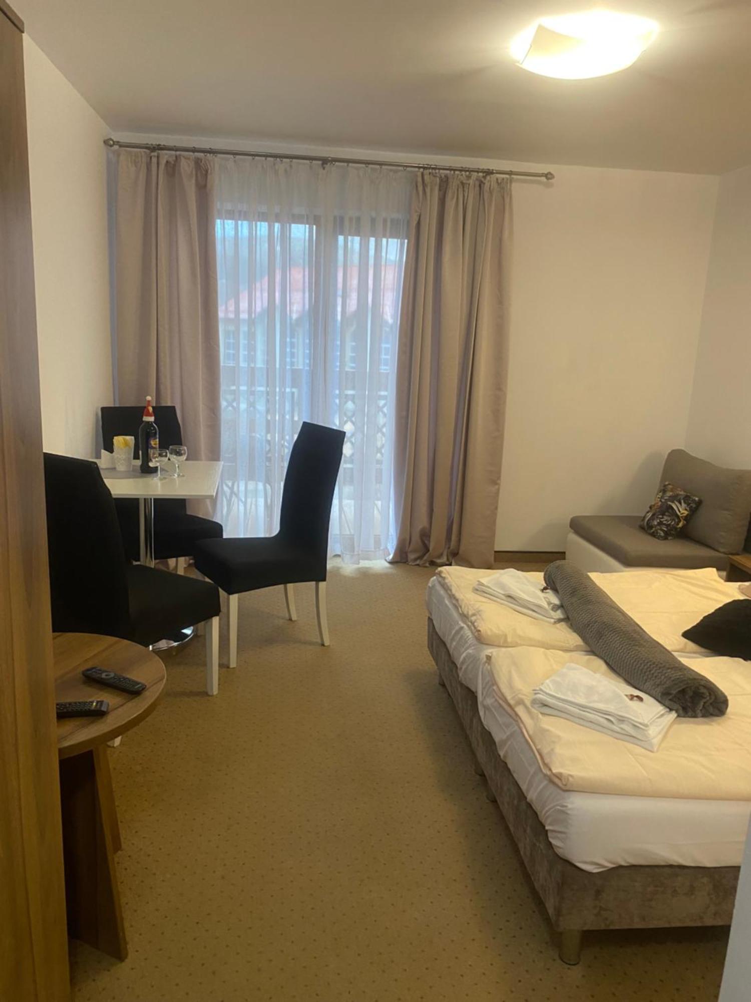 Apartamenty Trzy Sosny Okrzei 1C Sklářská Poruba Exteriér fotografie