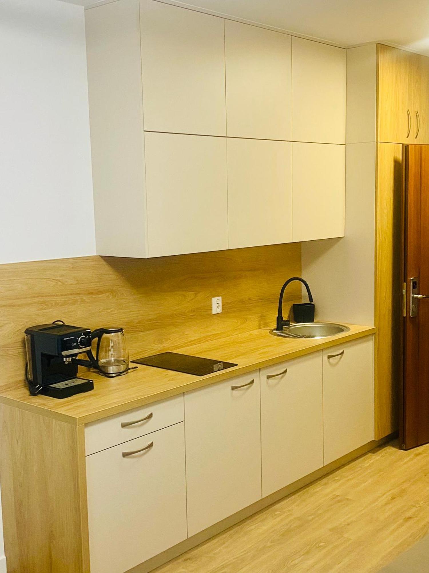 Apartamenty Trzy Sosny Okrzei 1C Sklářská Poruba Exteriér fotografie