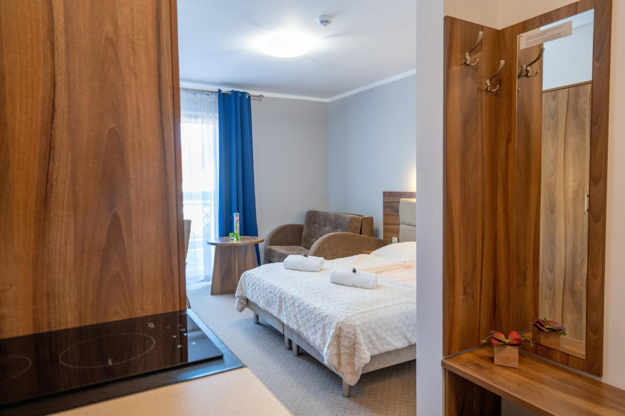 Apartamenty Trzy Sosny Okrzei 1C Sklářská Poruba Exteriér fotografie