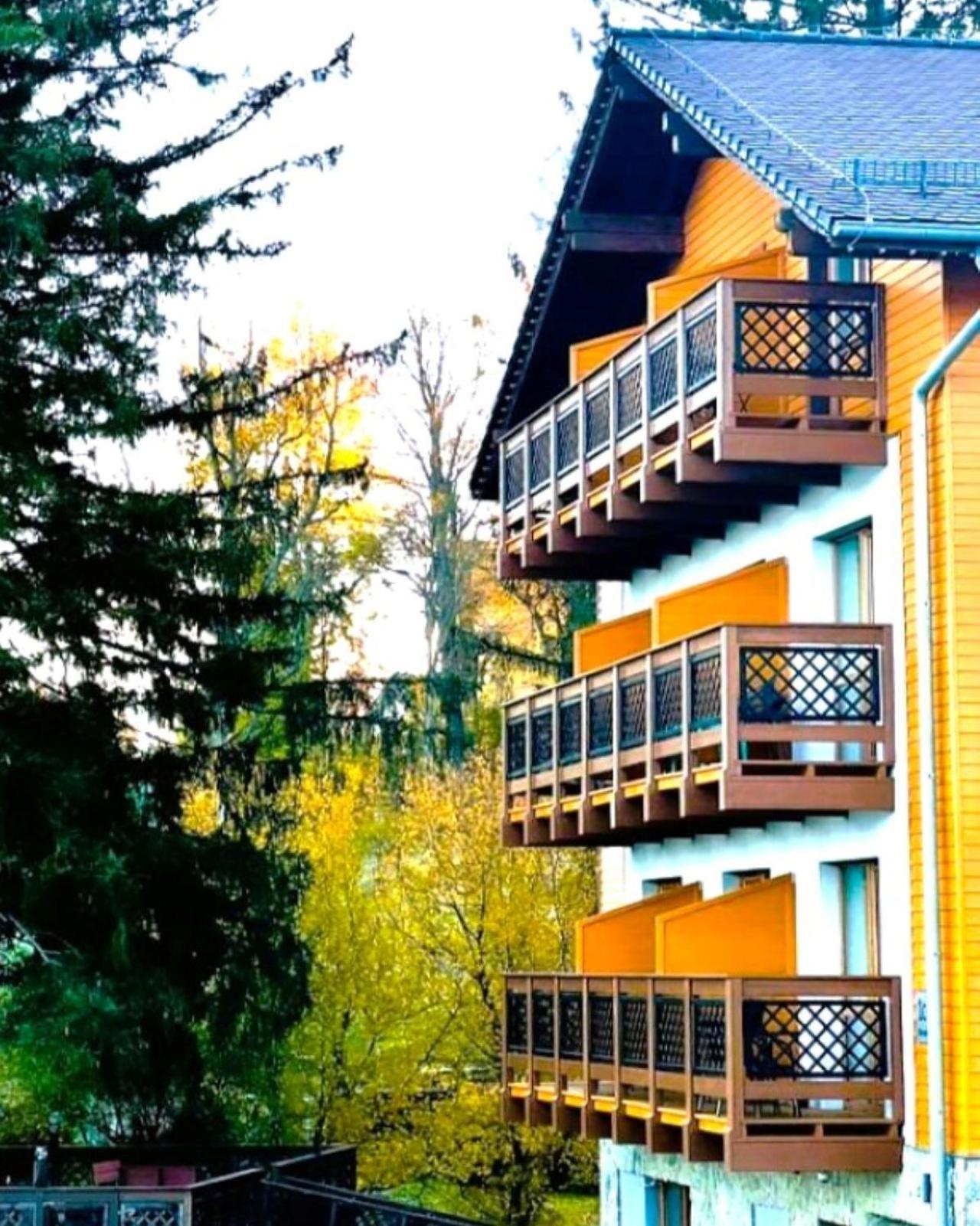 Apartamenty Trzy Sosny Okrzei 1C Sklářská Poruba Exteriér fotografie